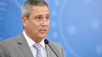 Mensagens obtidas mostram ex-ministro criticando postura do então comandante do Exército, brigadeiro Freire Gomes: “Oferece a cabeça dele. Cagão’"