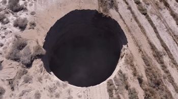 Quando descoberto, em 30 de julho, buraco tinha 25 metros de diâmetro 
