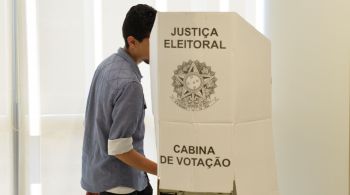 Confira o horário de abertura das seções eleitorais, quais documentos levar, as regras para o dia de votação e um passo a passo para votar na urna eletrônica