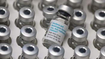 Imunizante é destinado a adultos com 18 anos ou mais, com esquema recomendado de duas doses a serem administradas com quatro semanas de intervalo
