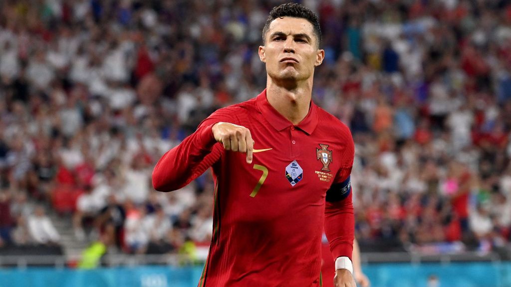 Cristiano Ronaldo em ação durante jogo contra a França, pela Eurocopa 2020