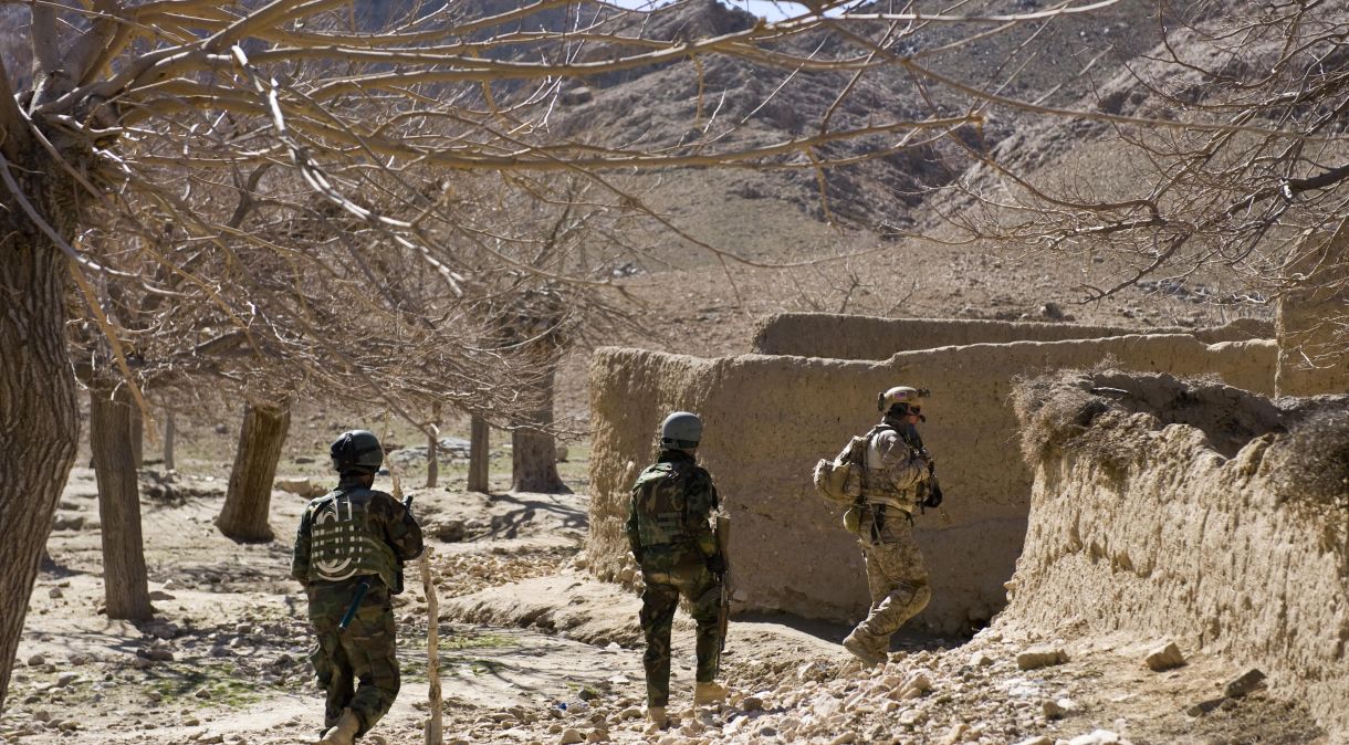 Comandos afegãos são guiados para o distrito de Khakrez, Afeganistão
