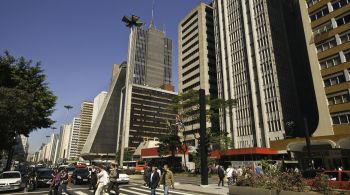 No Brasil, pela primeira vez desde maio, houve aumento no número de candidatos interessados vagas de emprego