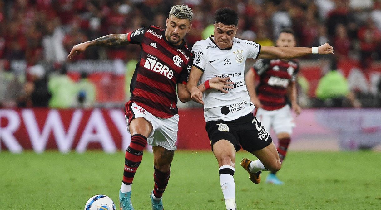 Giorgian De Arrascaeta, do Flamengo, na partida de volta entre Flamengo e Corinthians, válida pelas quartas de final da Copa Libertadores da América