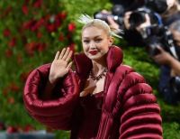 Top model Gigi Hadid anuncia lançamento de sua marca própria de roupas