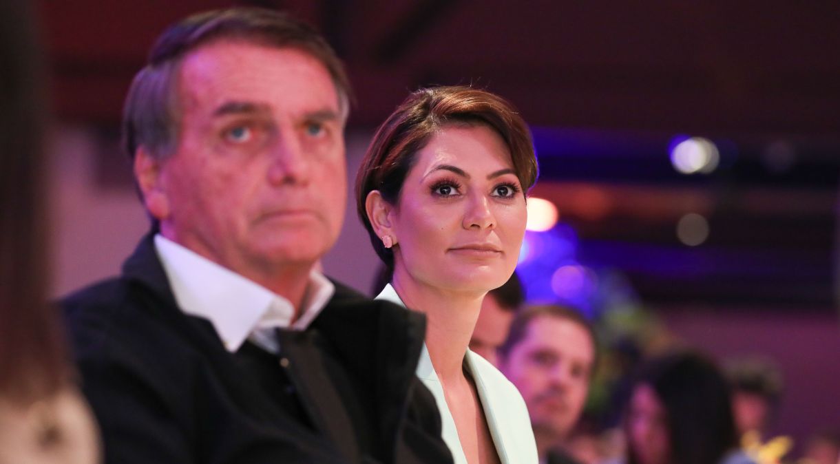 Bolsonaro e Michelle serão ouvidos em Brasília. Wassef e Wajngarten, por sua vez, em São Paulo