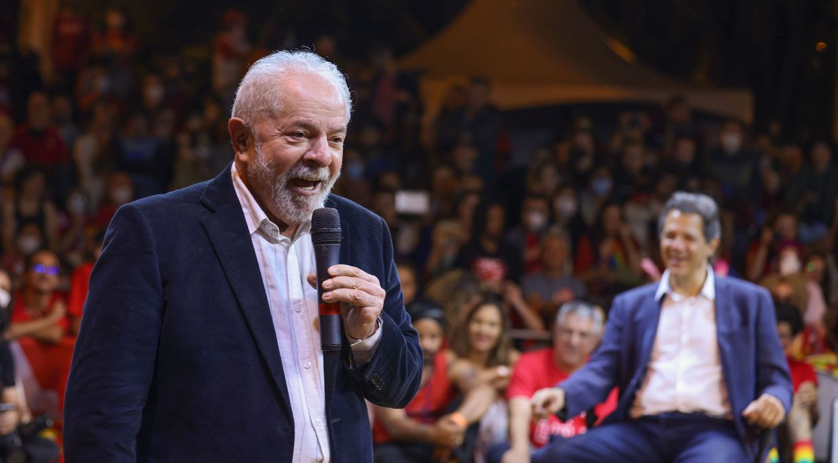 05.05.2022 - Lula e Haddad visitam a UNICAMP, em Campinas, e conversam com estudantes sobre defesa da democracia.