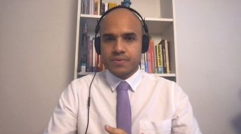 Em entrevista à CNN nesta sexta-feira (2), Victor Araújo avaliou as estratégias das campanhas para conquistar os votos de eleitores evangélicos