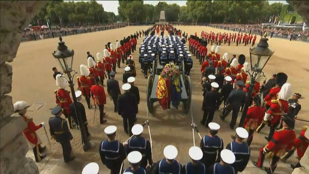 Cortejo do caixão da rainha Elizabeth II em Londres