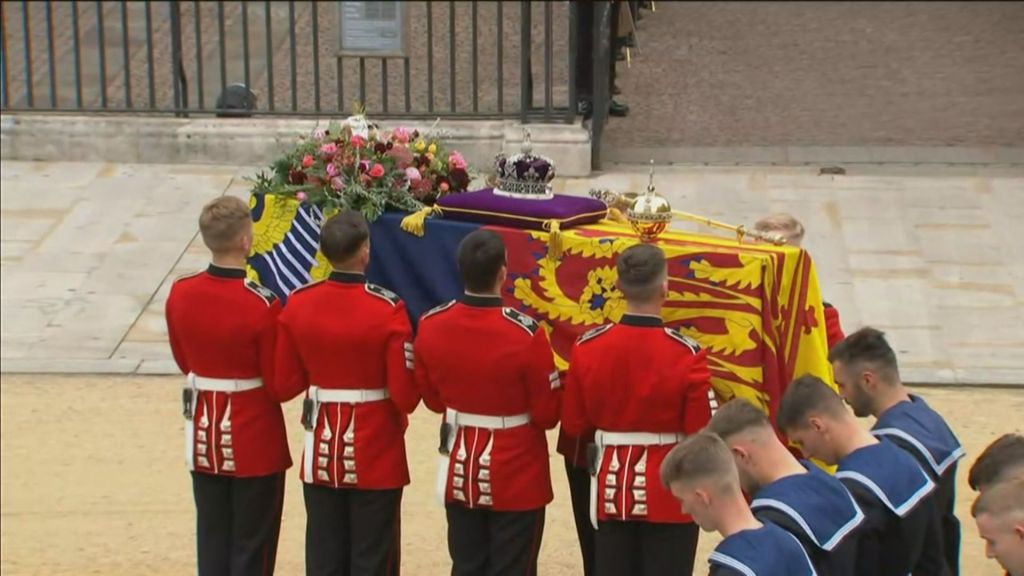 Transporte do caixão de Elizabeth II para a Abadia de Westminster