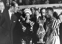 Do Maracanã ao Congresso: rainha Elizabeth II visitou o Brasil em 1968