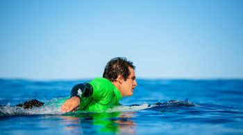 Atleta profissional tinha 24 anos e morreu enquanto surfava na Costa Rica