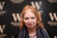 Premiada escritora Hilary Mantel morre aos 70 anos