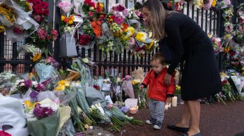 Lojas no Reino Unido fecham as portas em homenagem à monarca britânica