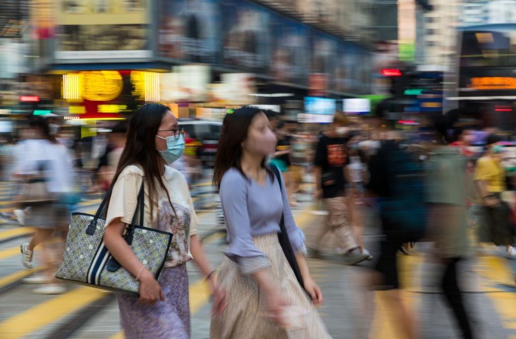 Com a notícia do crescimento das vendas online, o índice Hang Seng Tech de Hong Kong subiu 7,3% na terça-feira (15)