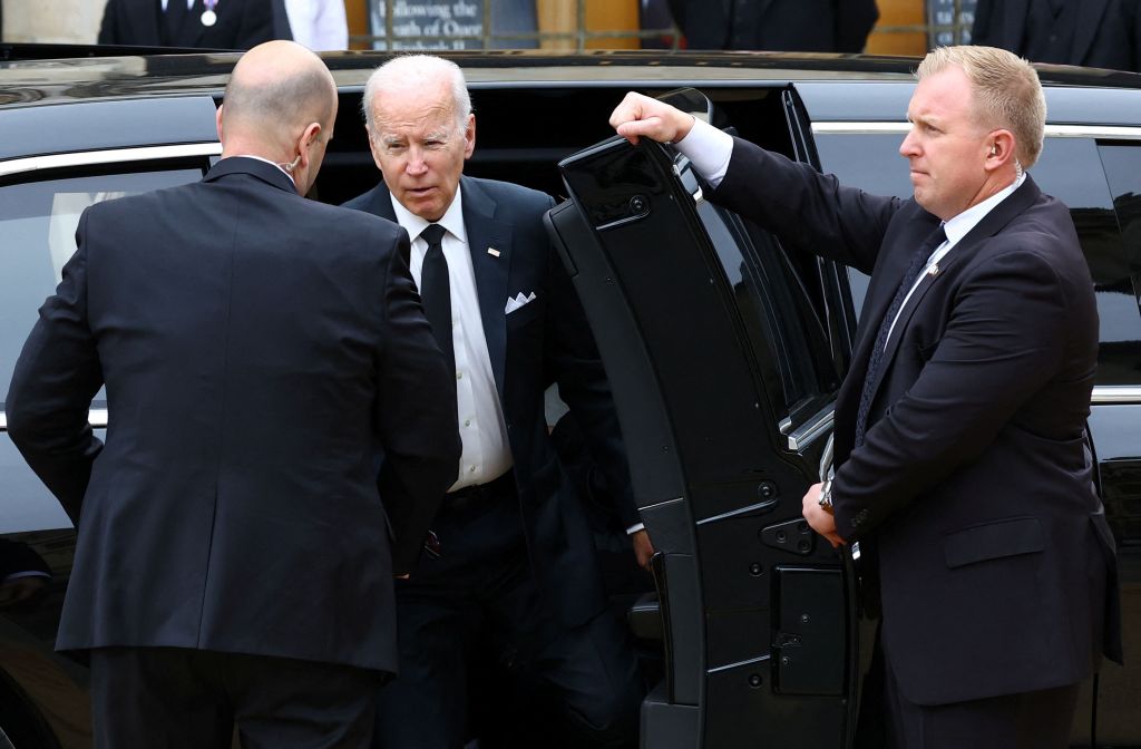 Presidente americano Joe Biden na chegada para o funeral da rainha Elizabeth II.