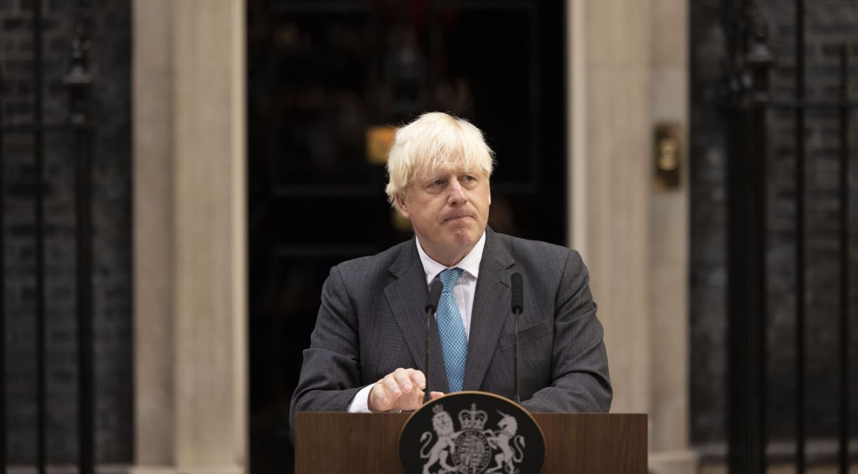 Boris Johnson durante seu discurso de despedida antes de sua renúncia oficial em Downing Street, em Londres