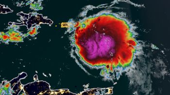 Fenômeno se move para o Oeste em direção à República Dominicana, onde atingiu a costa perto de Boca de Yuma na madrugada desta segunda-feira (19)