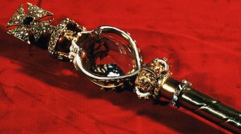 Pedra preciosa era do tamanho de coração humano em sua forma natural e foi cortada em duas gemas grandes e outras menores; diamante foi presenteado ao rei Eduardo VII por aniversário