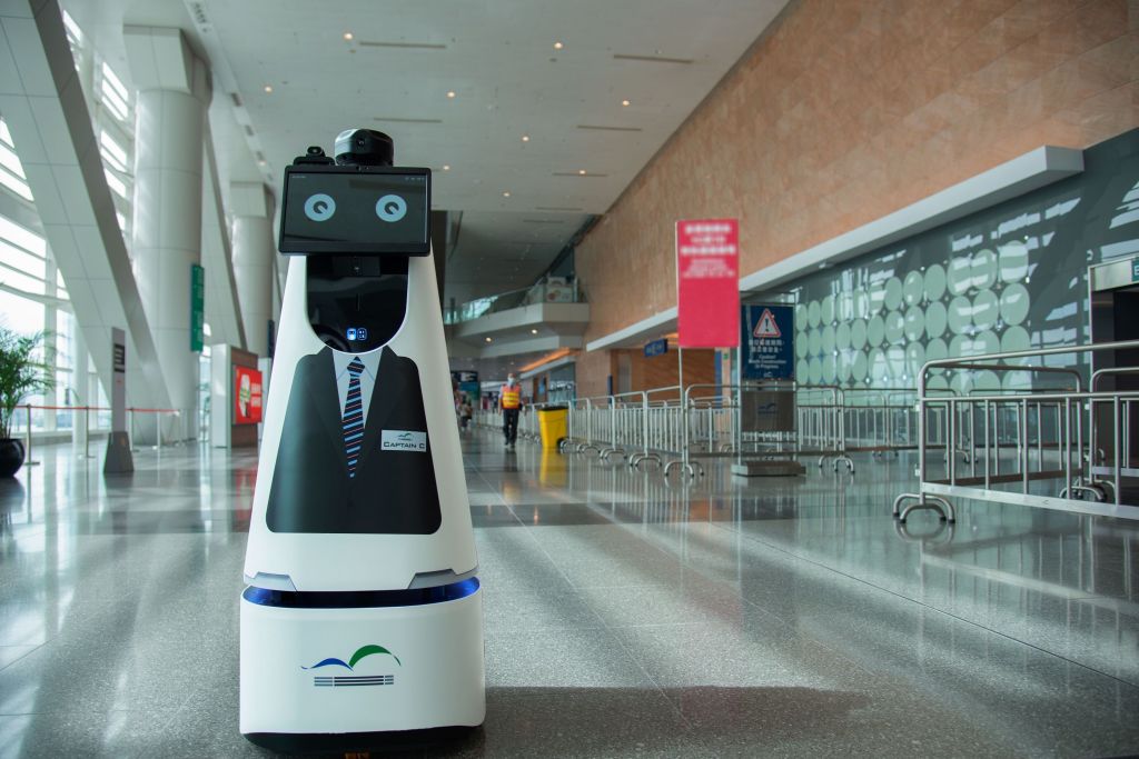 Batizado de Portal, robô é utilizado para vigilância de áreas públicas