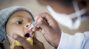 Até o momento, a cobertura vacinal contra a poliomielite entre crianças é de 51,80%; meta do Ministério da Saúde é de alcançar o índice de 95% de imunizados