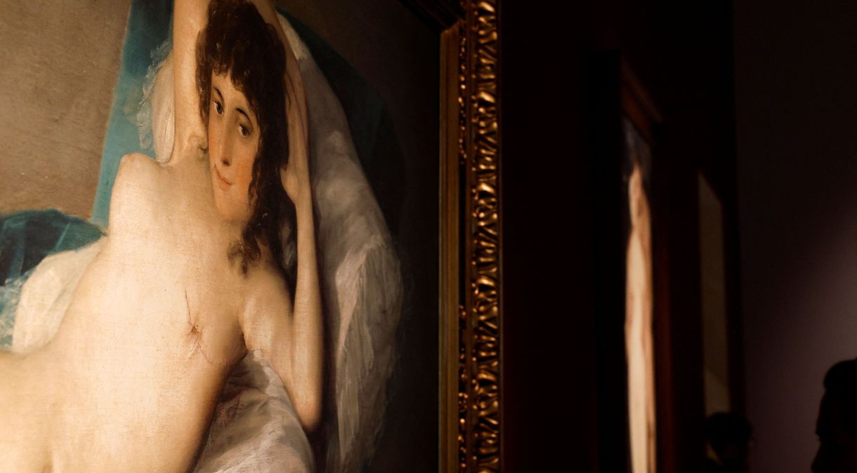 Réplica da obra La Maja Desnuda, de Francisco de Goya, com a cicatriz de uma mastectomia