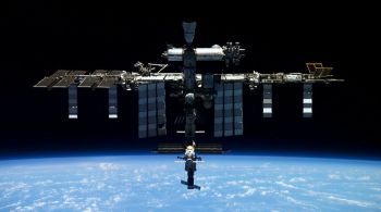 Objeto caiu da Estação Espacial Internacional durante uma caminhada espacial para trabalhos de manutenção realizada em 1º de novembro