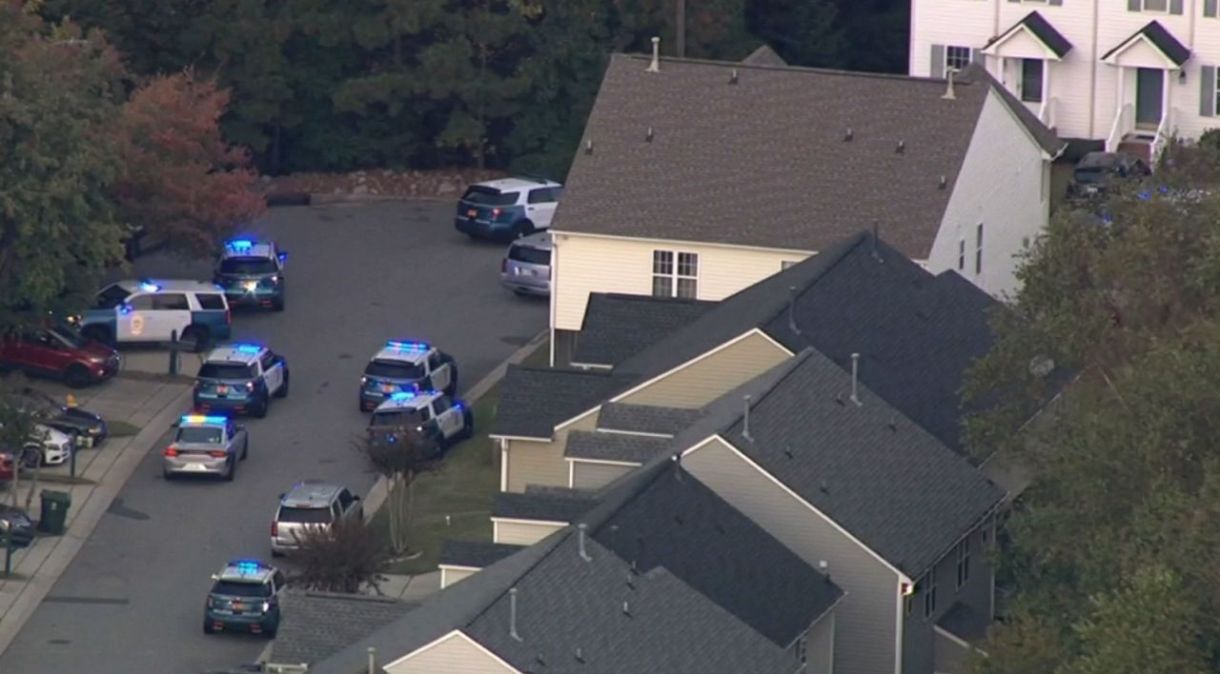 Polícia da Carolina do Norte disse que está respondendo a um "tiro ativo"