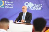 Filas nos locais de votação estão “dentro da normalidade”, diz Moraes