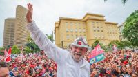 Após 12 anos e depois de ter ficado preso por 580 dias, Lula volta à Presidência