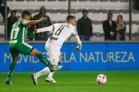 Corinthians: Renato Augusto sente joelho e sai chorando na Libertadores; veja