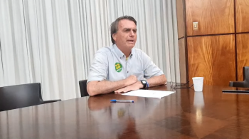 Presidente acusou petistas de distorcerem trecho de entrevista; presidente do PT, Gleisi Hoffman afirma que Bolsonaro aumenta ataques para se defender