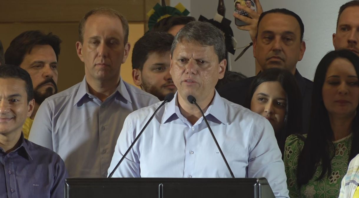 Tarcísio de Freitas (Republicanos) em pronunciamento após ser eleito governador de São Paulo
