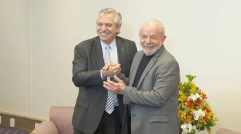 Luiz Inácio Lula da Silva (PT) se encontrará com o presidente da Argentina, Alberto Fernández, nesta terça-feira (2), no Palácio da Alvorada, em reunião agendada para as 17h
