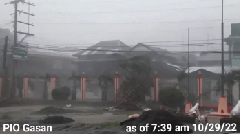 Conhecida localmente como Paeng, tempestade teve ventos de 75 quilômetros por hora