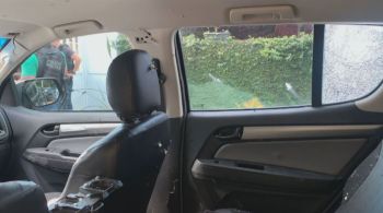 Agentes da Polícia Federal não foram atingidos pelas balas; marcas mostram diversas perfurações em banco do veículo