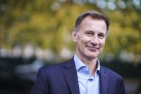 Jeremy Hunt é nomeado o novo ministro das Finanças do Reino Unido