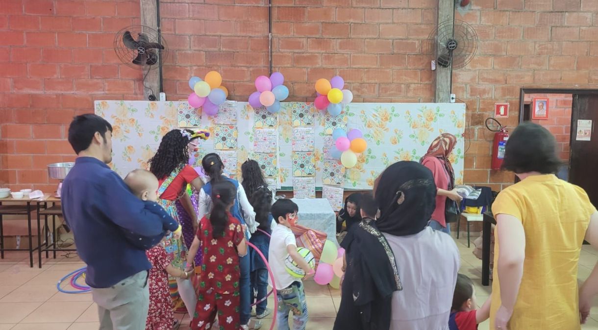 Crianças afegãs são atendidas na Residência Transitória montada em Guarulhos (SP)
