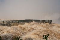 Cataratas do Iguaçu atingem vazão de 16 milhões de litros por segundo