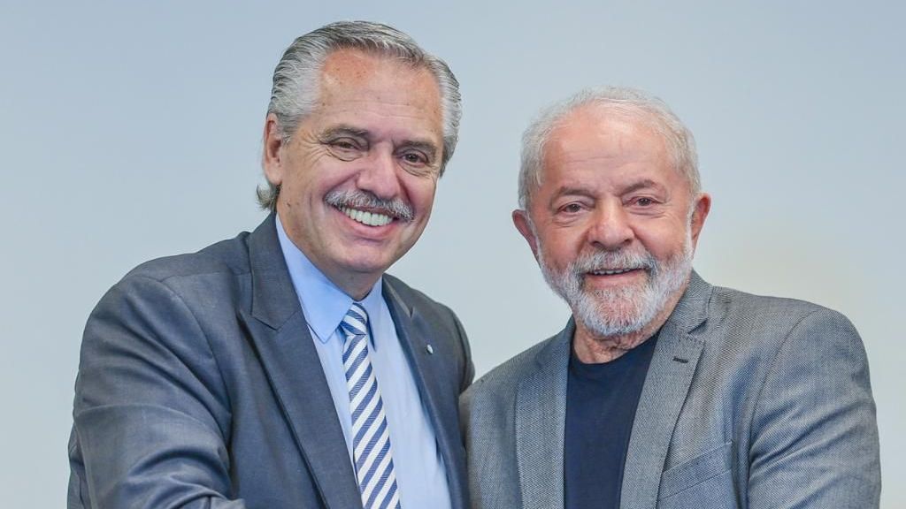 Presidente da Argentina, Alberto Fernández, ao lado do presidente eleito do Brasil, Luiz Inácio Lula da Silva
