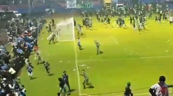 Ao todo, 135 pessoas morreram no tumulto, a maioria por asfixia, após a partida no estádio Kanjuruhan em 1º de outubro