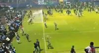 Órgão de direitos humanos da Indonésia culpa gás lacrimogêneo por mortes em estádio