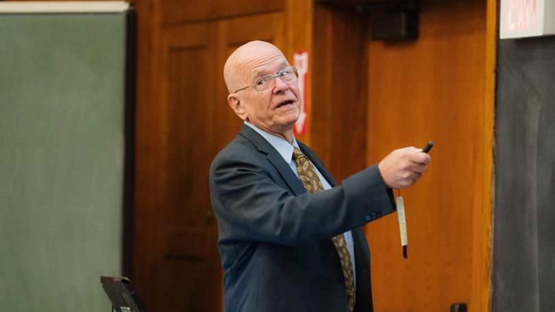 Químico americano K. Barry Sharpless se tornou a quinta pessoa a ter vencido Nobel mais de uma vez