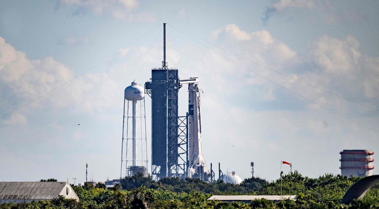 Nasa e SpaceX lançam nova missão à Estação Espacial Internacional