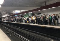 Paris tem caos nas viagens com greve de trabalhadores do metrô