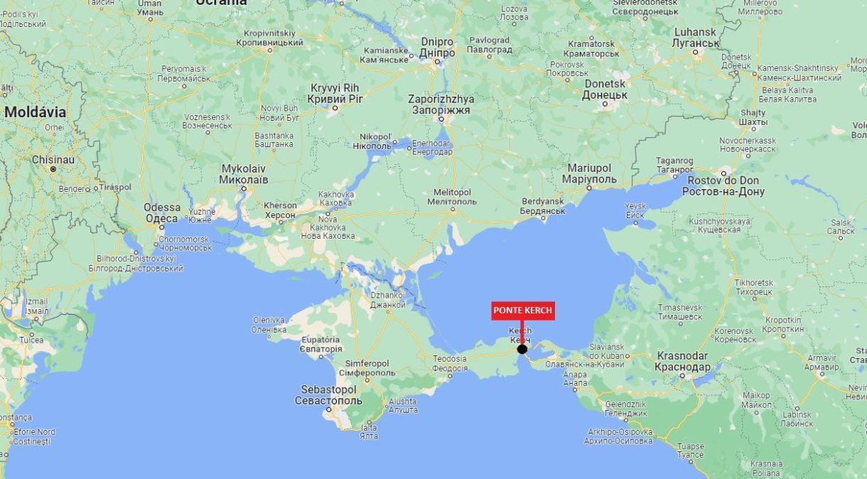 Mapa com a localização da ponte da Crimeia, que liga a península à Federação Russa