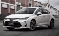 Nova geração do Corolla chega em 2026 e terá versão híbrida plug-in