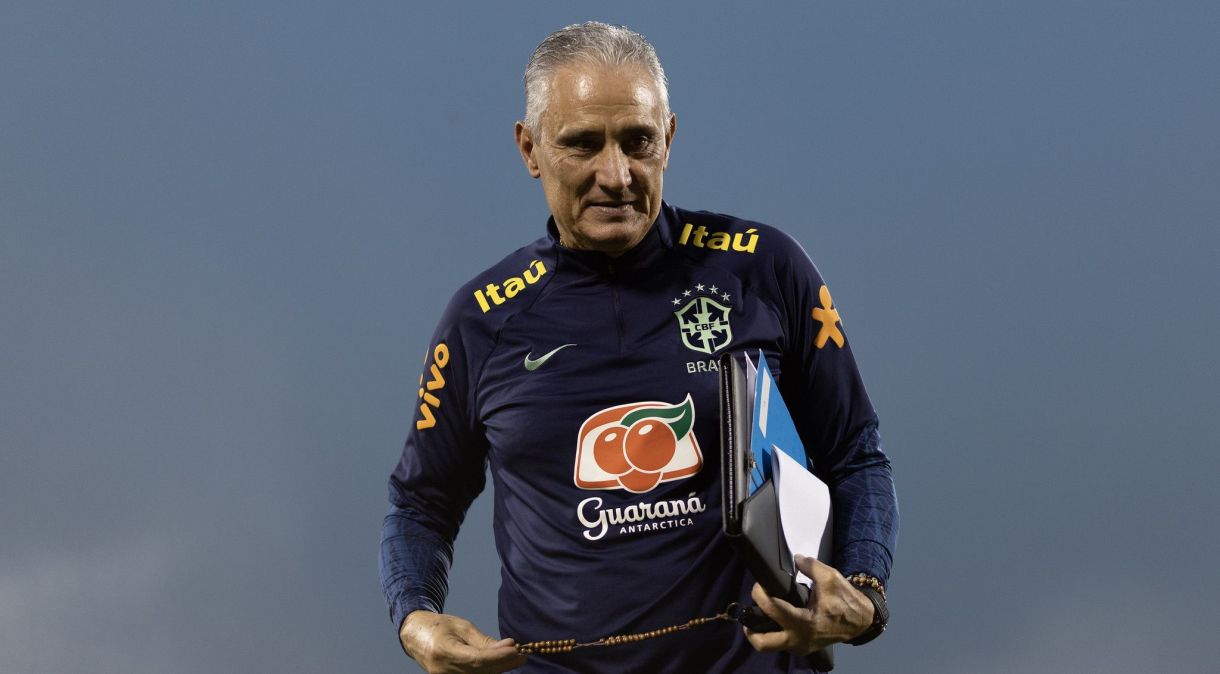 Tite em treino da Seleção Brasileira na CT em Doha