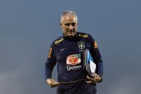 Tite esconde escalação, elogia Rodrygo e ressalta estilo de jogo da Seleção