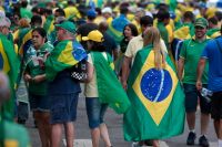 Manifestantes protestam pelo país contra eleição de Lula